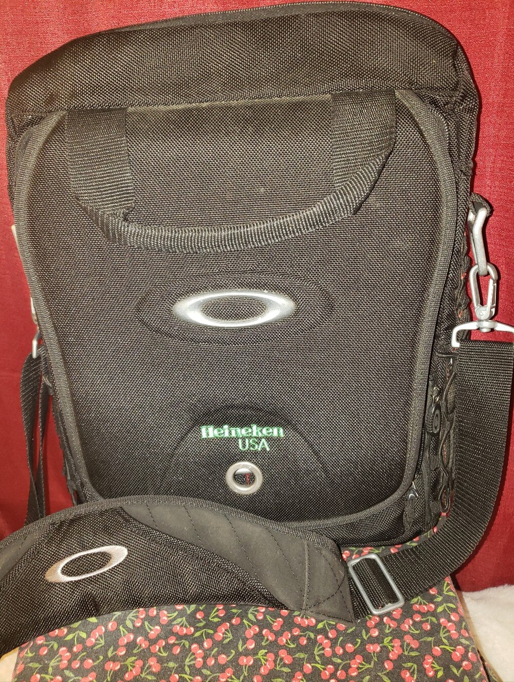 Vintage Oakley Heineken USA Vertical Tactical Messenger Laptop Bag